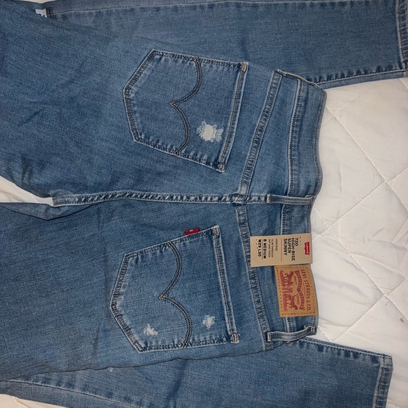 New Levi jeans - Picture 5 of 7